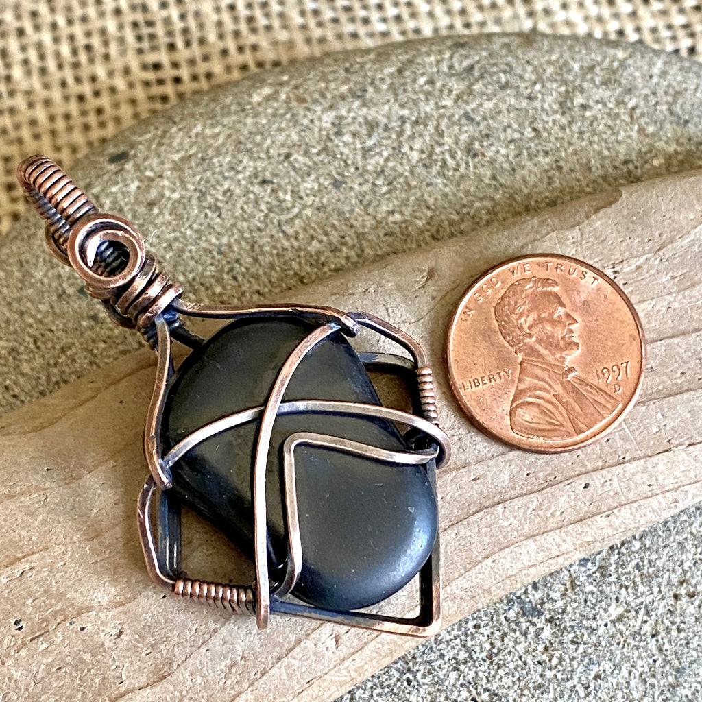 Black Shungite Pendant | 11.7 g Antiqued Copper Setting scale