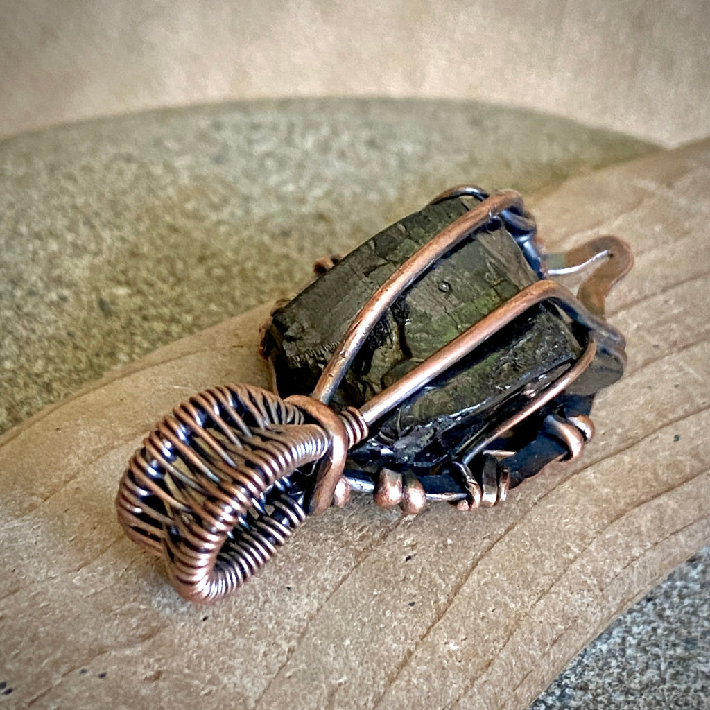 Elite Shungite Pendant | 10 g Antiqued Copper Setting 2
