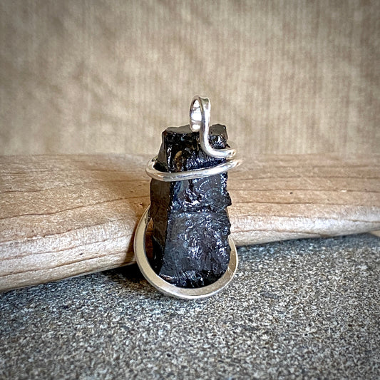 Elite Shungite Pendant | 3.6 g Hand Forged Sterling Silver Setting back