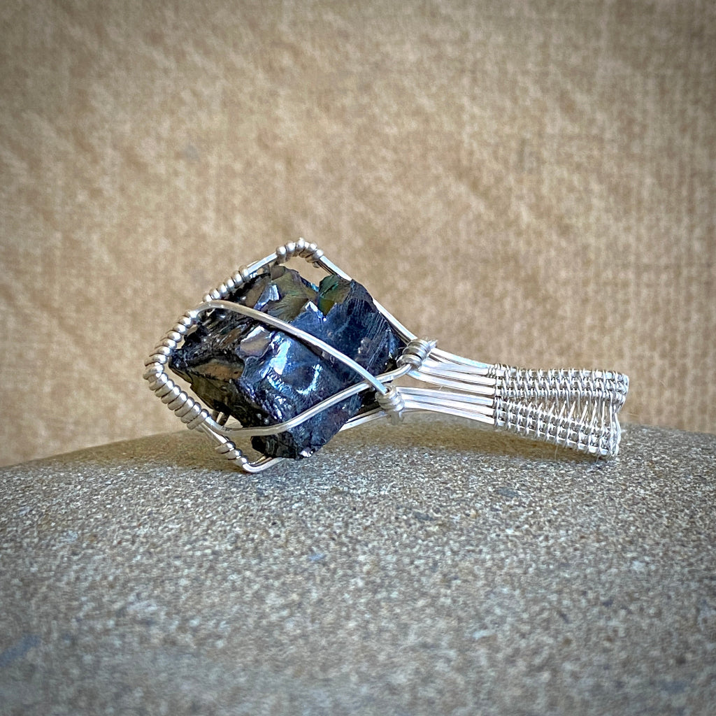 Elite Shungite Pendant | 7.8 g Woven Argentium Silver Setting Side2