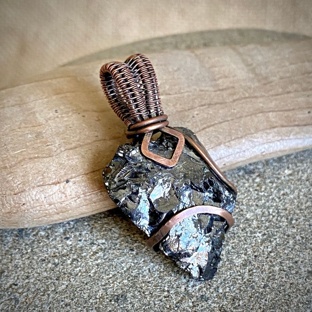 Elite Shungite Pendant | 8.3 g Antiqued Copper Setting 3