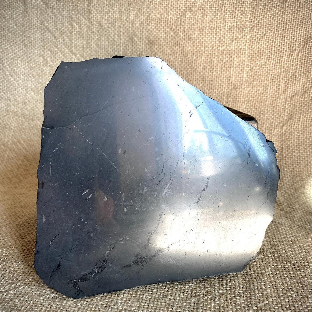 Elite Shungite Nugget 606g | On Black Shungite Slab 7