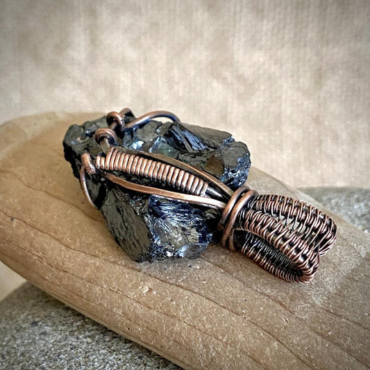 Elite Shungite Pendant | 8.3 g Antiqued Copper Setting