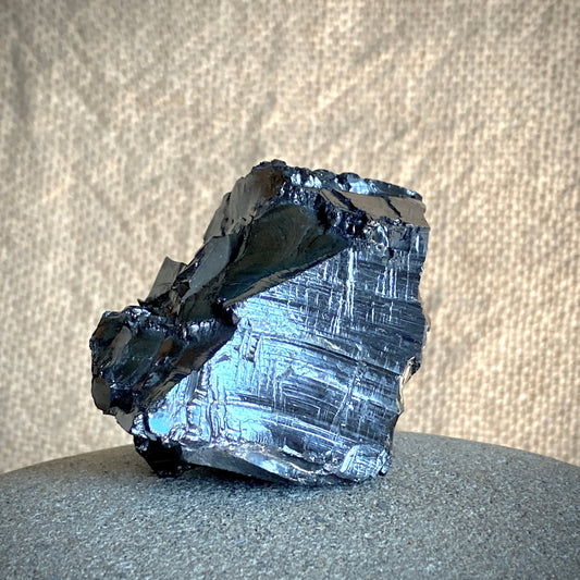 Elite Shungite Nugget 70g | Orthoceras Heart Bowl, Blue Aventurine 2