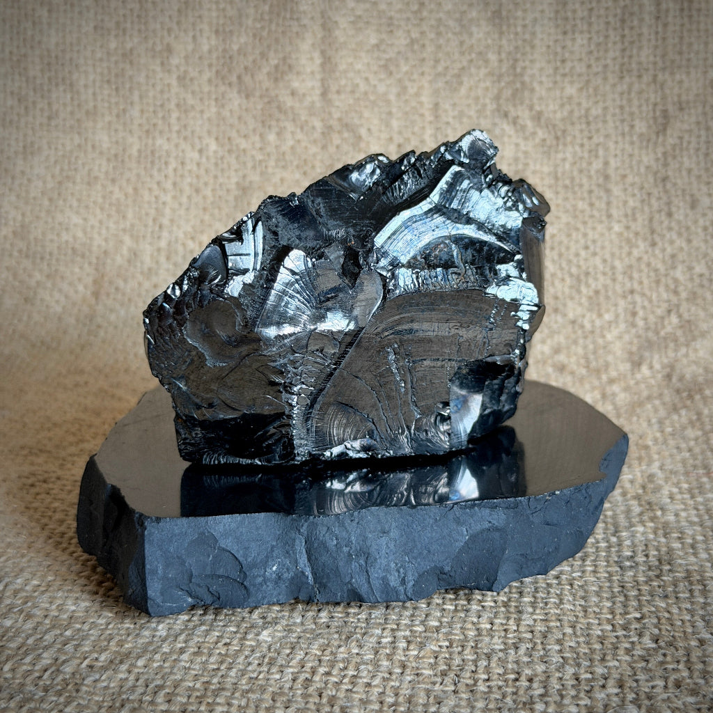 Elite Shungite Nugget 80g | On Black Shungite Slab