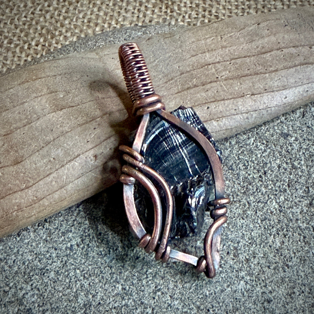 Elite Shungite Pendant | 11.4 g Antiqued Copper Setting
