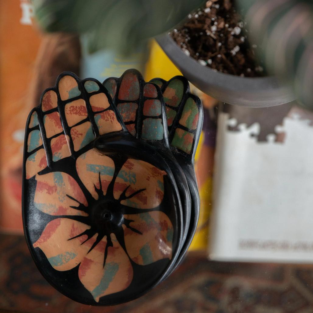 Incense Holder Modelo Mano | Handmade in Chulucanas, Peru