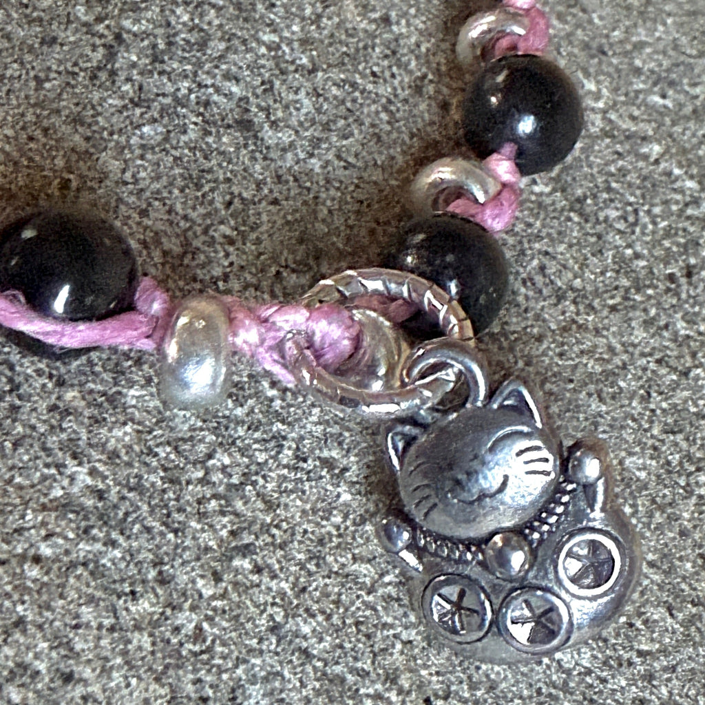 Maneki Neko Shungite Bracelet closeup