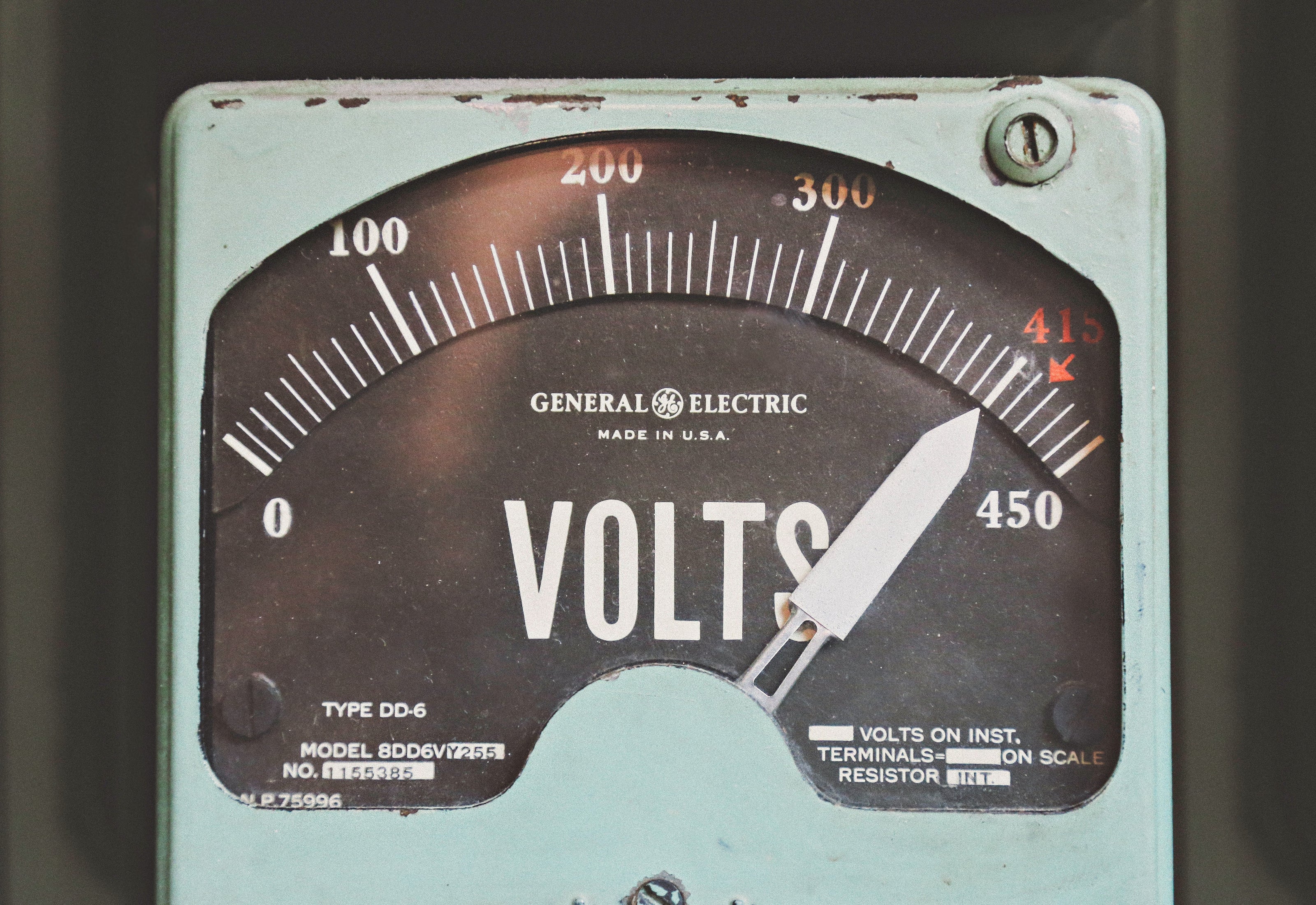 Volts meter