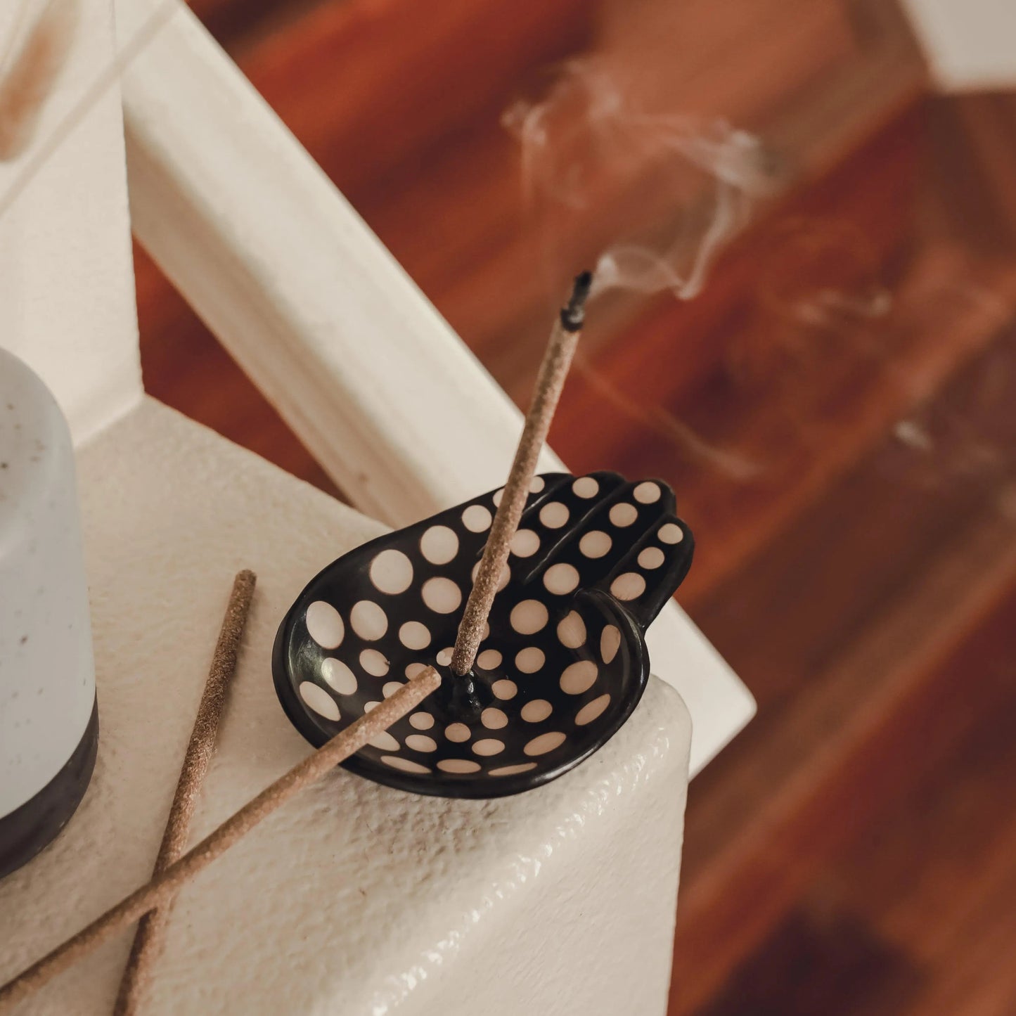 Incense Holder Modelo Mano | Handmade in Chulucanas, Peru